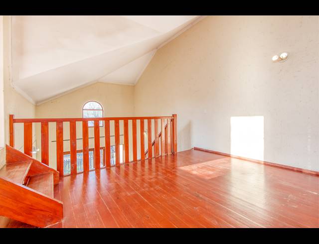 2 BEDROOM APARTMENT FOR SALE IN SUNNINGHILL